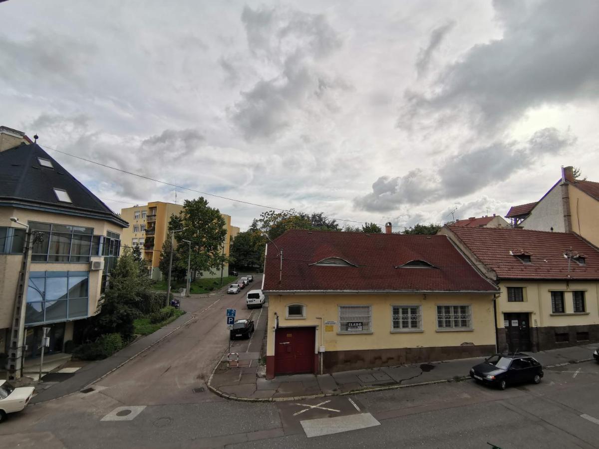Sweet Life Apartman Еґер Екстер'єр фото